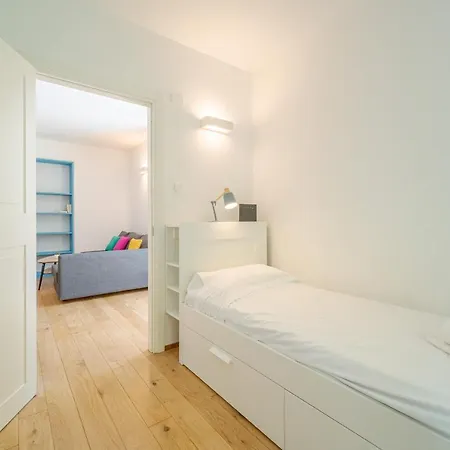 Dei Mille Roomy Flat Genova